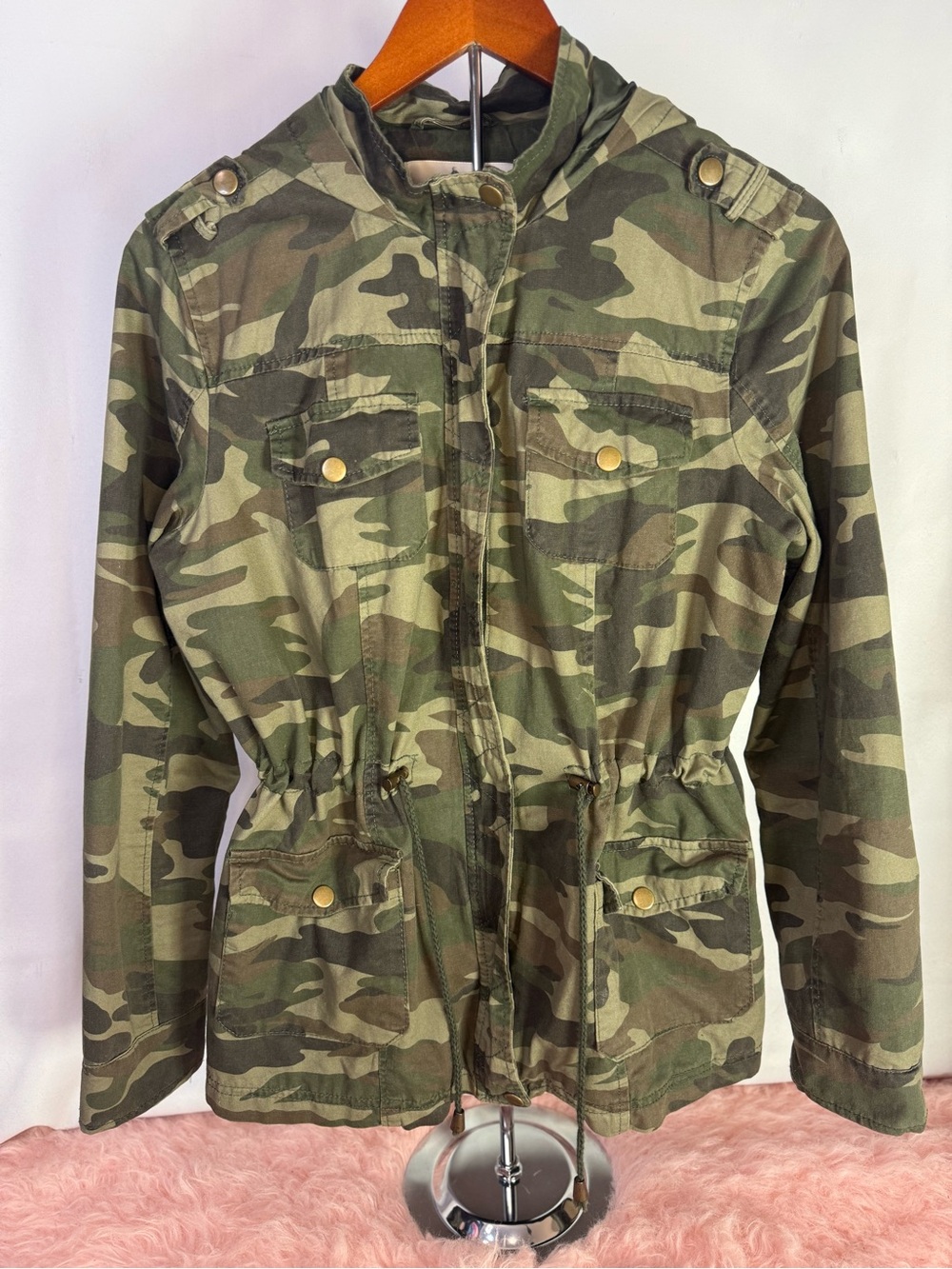 Outer Edge - Hooded Camo Utility Jacket - Size M
